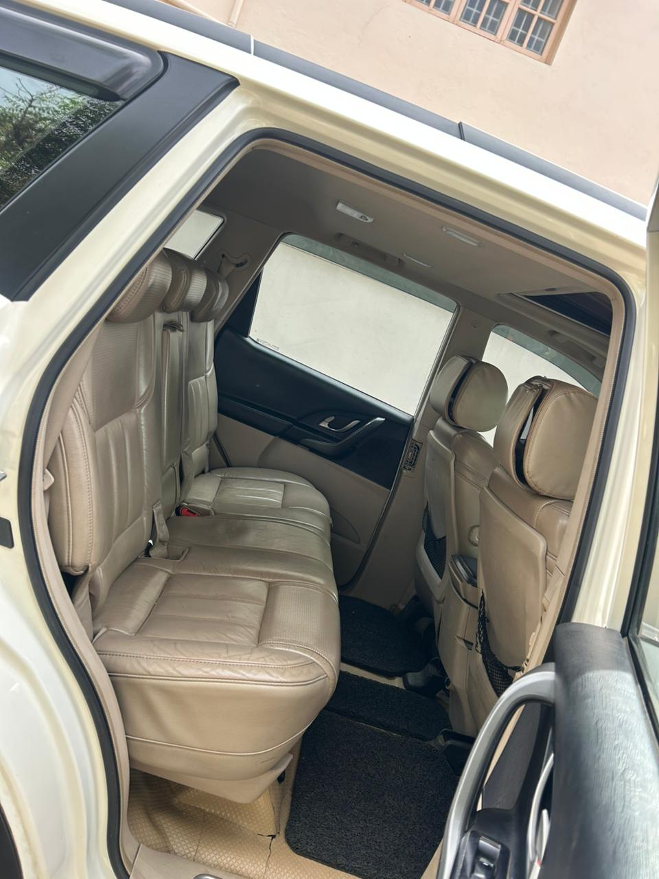 Mahindra XUV 500 - Image 8